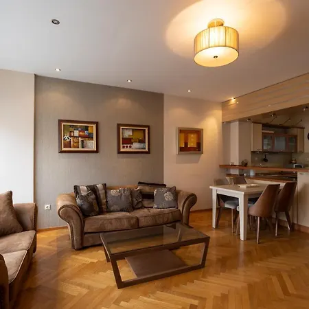 Apartment Center Lux Ii *