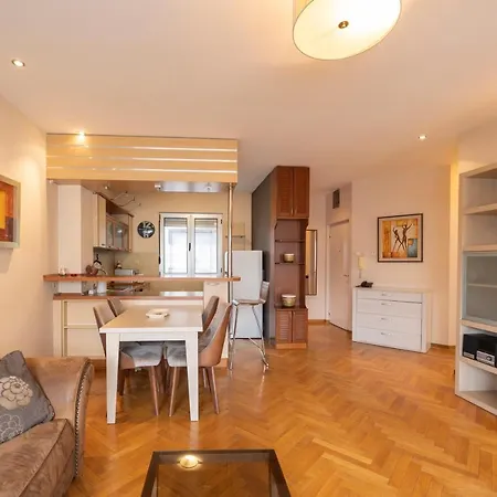 Apartment Center Lux Ii *